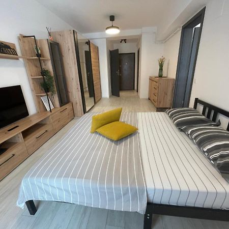 Moghioros Park Residence Dum3 Bukares Bagian luar foto
