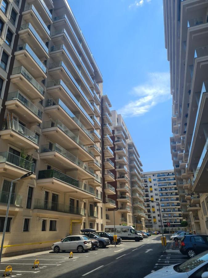Moghioros Park Residence Dum3 Bukares Bagian luar foto