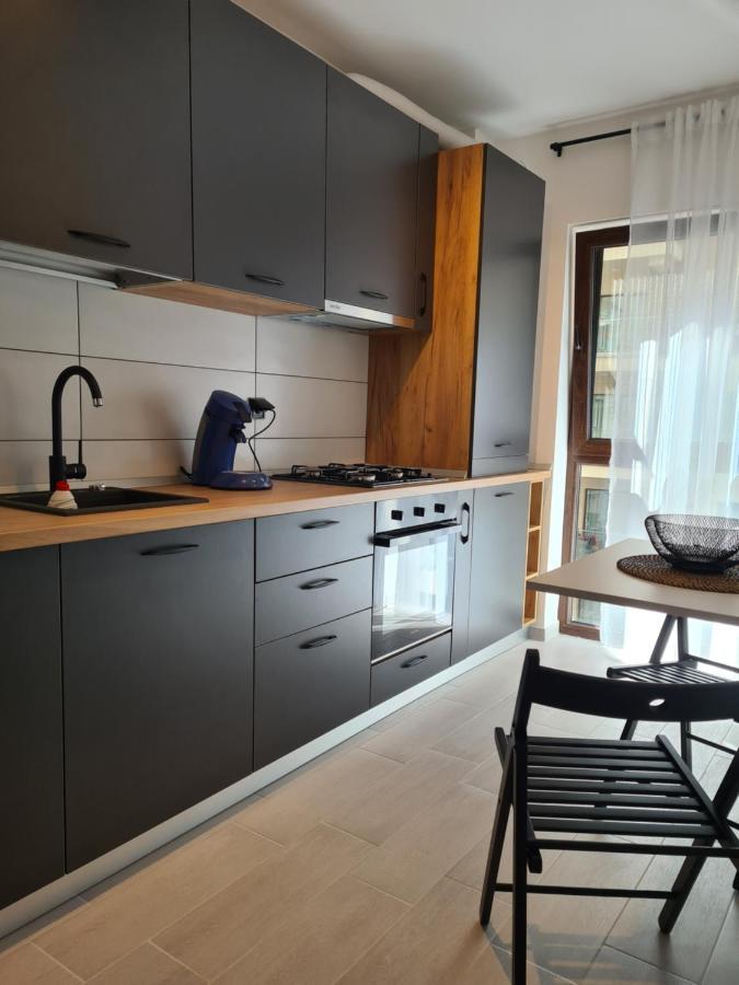 Moghioros Park Residence Dum3 Bukares Bagian luar foto