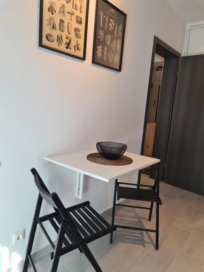 Moghioros Park Residence Dum3 Bukares Bagian luar foto