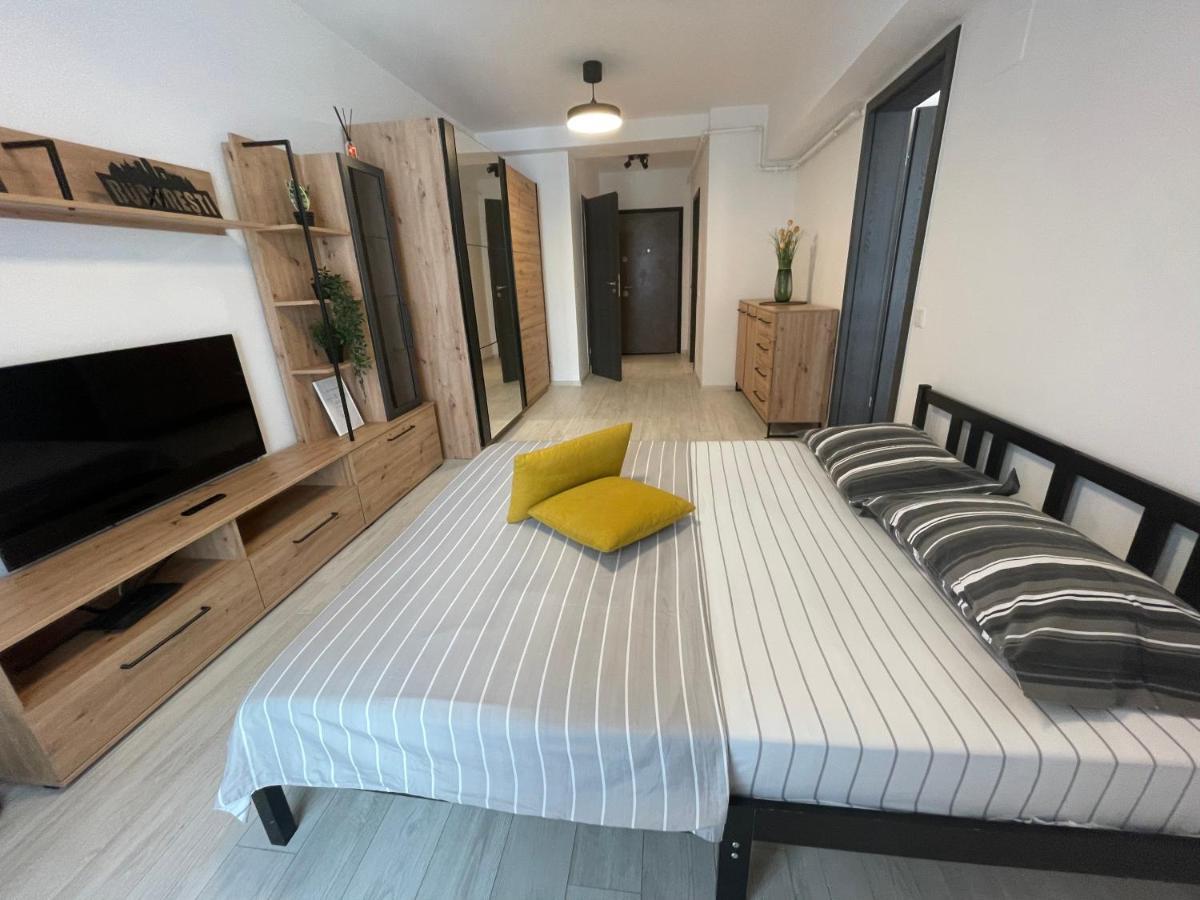 Moghioros Park Residence Dum3 Bukares Bagian luar foto